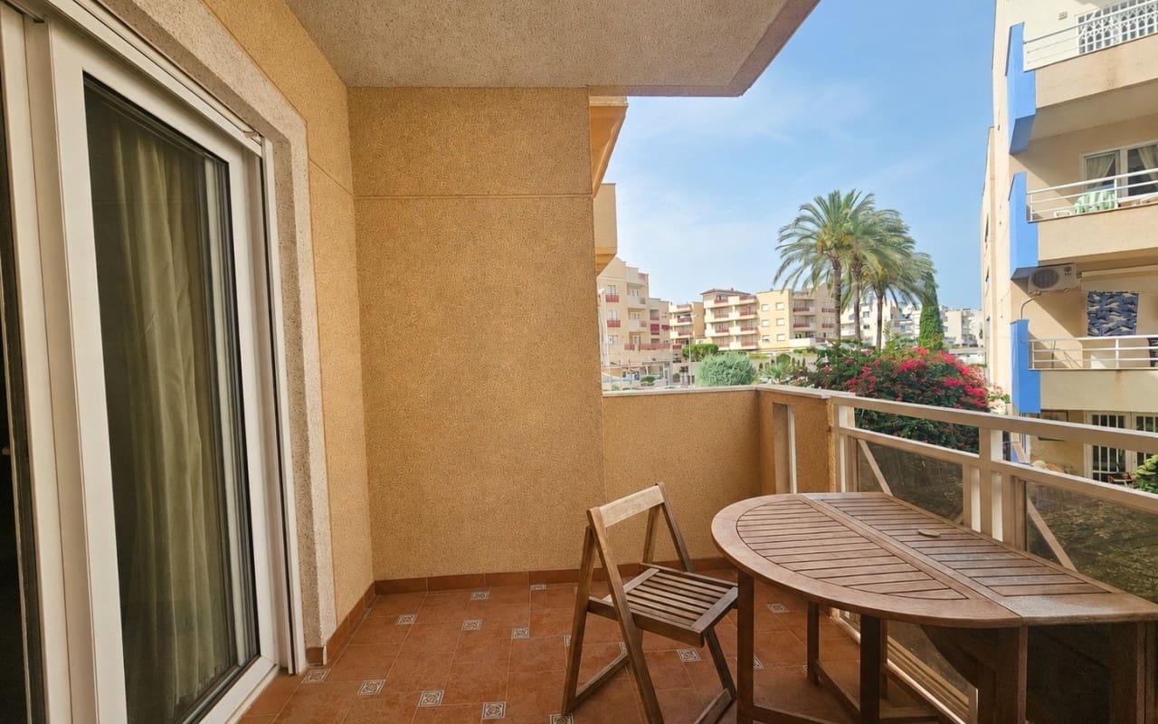 2 makuuhuone Ranta-asunto myytävänä paikassa Orihuela Costa mukana uima-altaan - 224 000 € (Ref: 9997285)