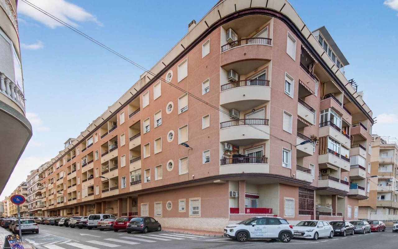2 soverom Leilighet til salgs i Torrevieja - € 121 000 (Ref: 9997292)