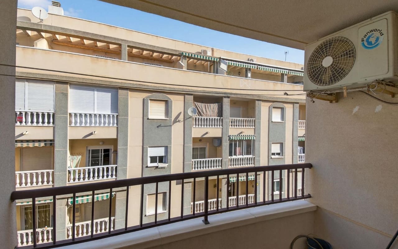 2 soverom Leilighet til salgs i Torrevieja - € 121 000 (Ref: 9997292)