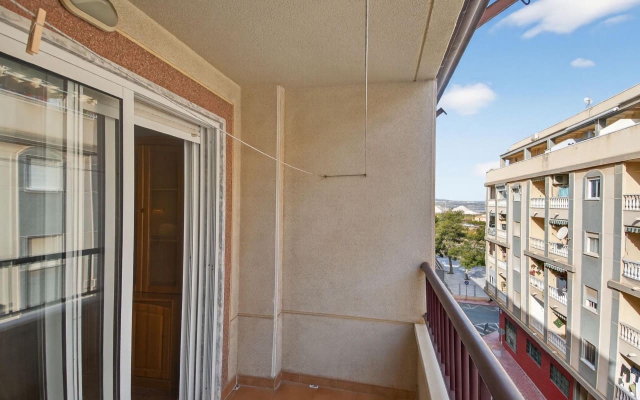 2 soverom Leilighet til salgs i Torrevieja - € 121 000 (Ref: 9997292)