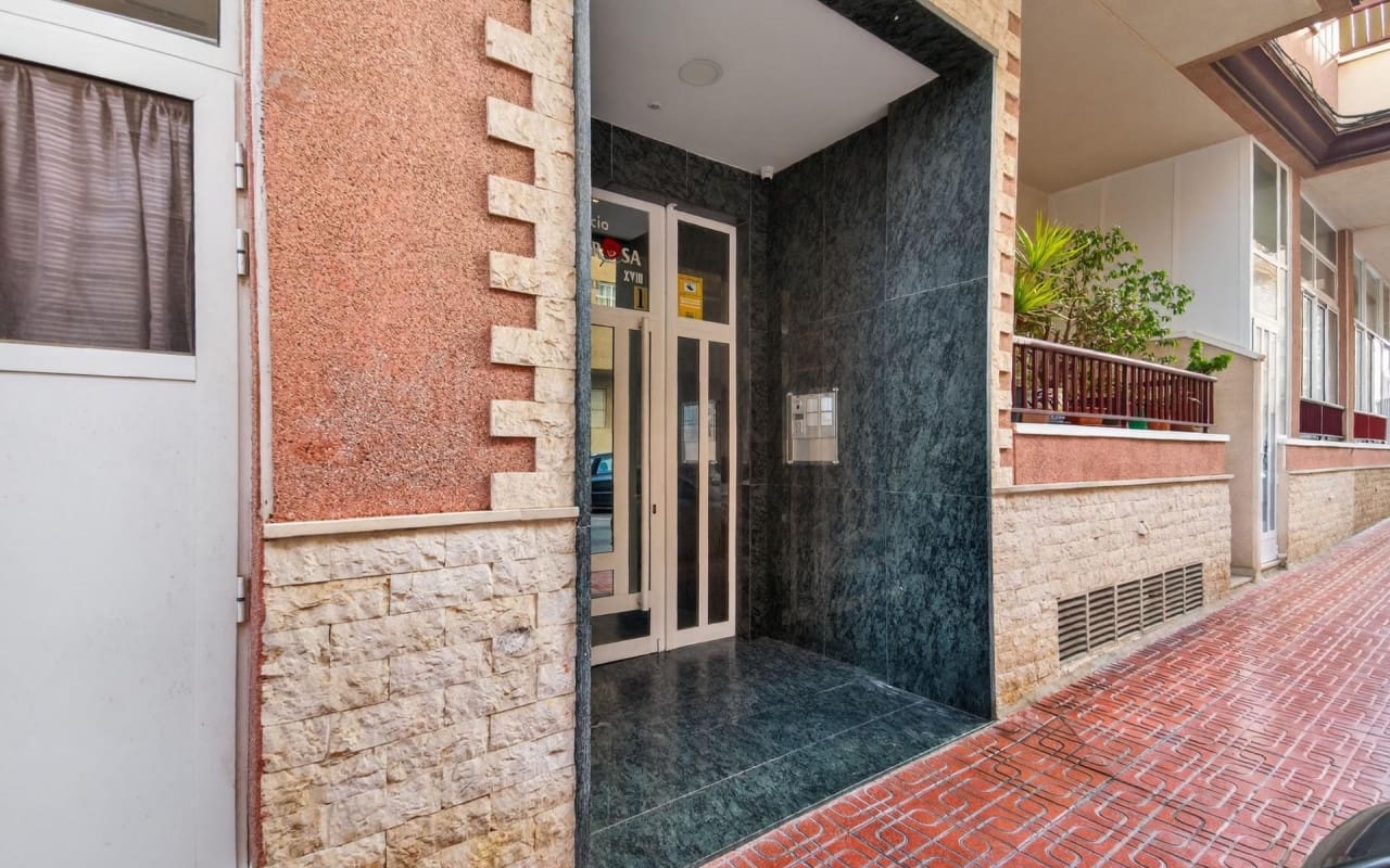 2 soverom Leilighet til salgs i Torrevieja - € 121 000 (Ref: 9997292)