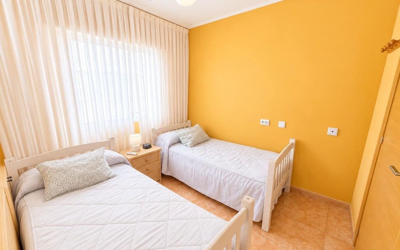 2 quarto Apartamento para venda em Torrevieja com piscina - 135 000 € (Ref: 9997293)