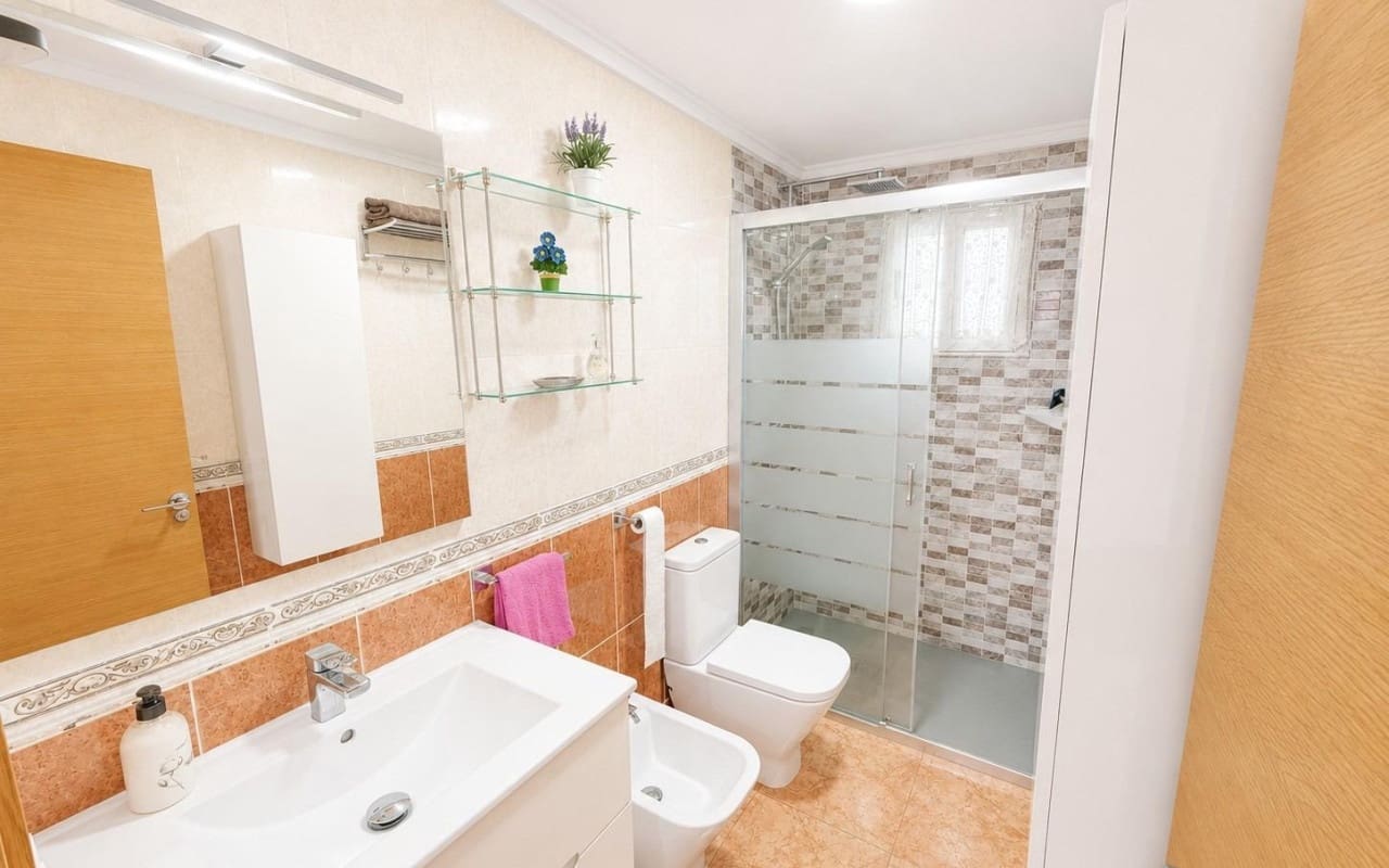 2 quarto Apartamento para venda em Torrevieja com piscina - 135 000 € (Ref: 9997293)