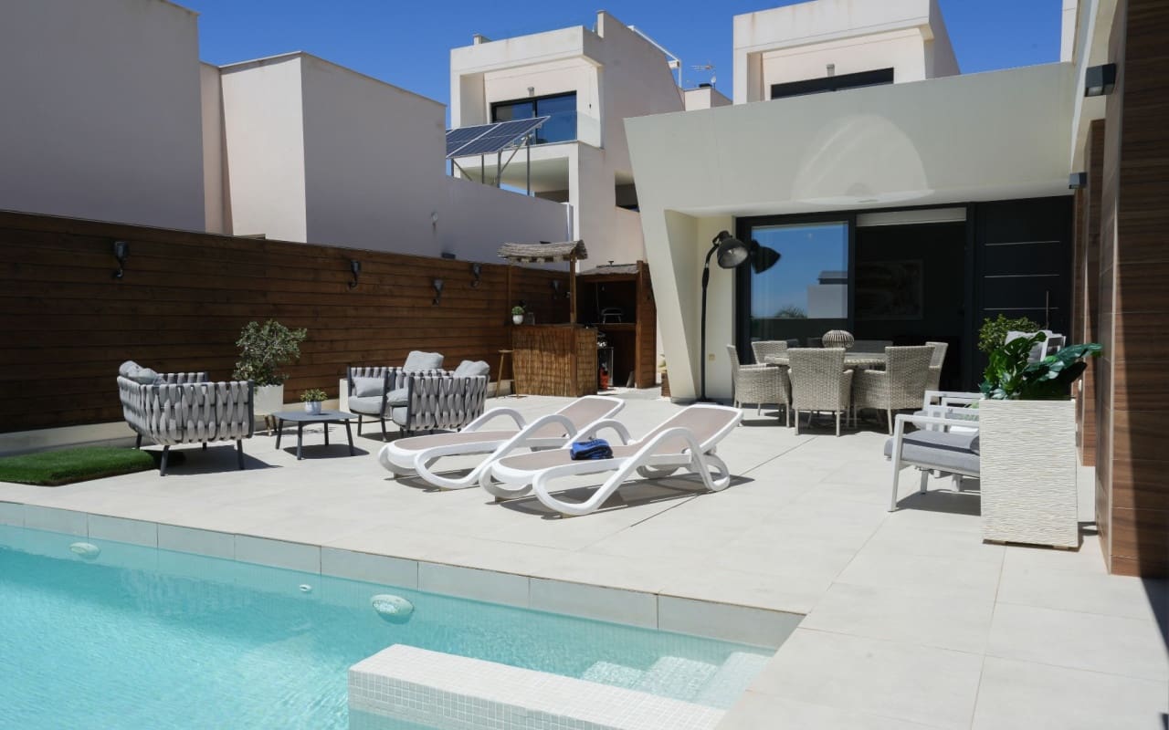 4 soverom Villa til salgs i Benijofar med svømmebasseng garasje - € 640 000 (Ref: 9997580)