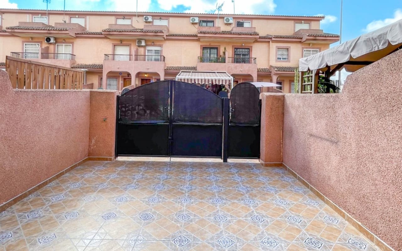 4 bedroom Townhouse for sale in Santiago de la Ribera with pool garage - € 195,000 (Ref: 9999383)