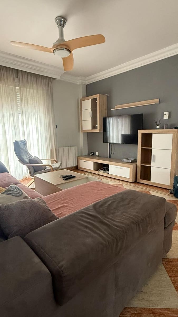 Villa/Maison Semi-Mitoyenne de 3 chambres à louer à Albolote avec piscine garage - 1 300 € (Ref: 10005736)