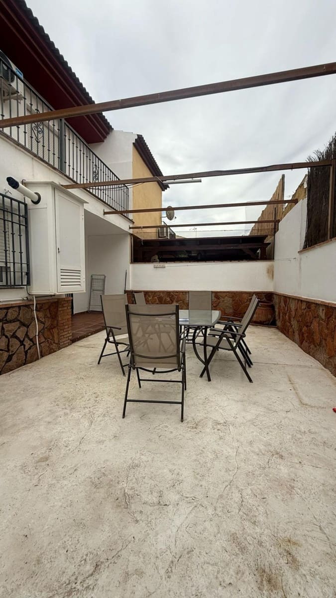 Villa/Maison Semi-Mitoyenne de 3 chambres à louer à Albolote avec piscine garage - 1 300 € (Ref: 10005736)