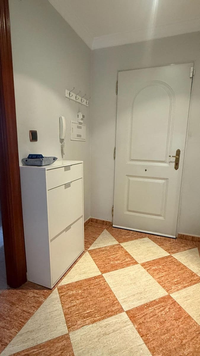 Villa/Maison Semi-Mitoyenne de 3 chambres à louer à Albolote avec piscine garage - 1 300 € (Ref: 10005736)