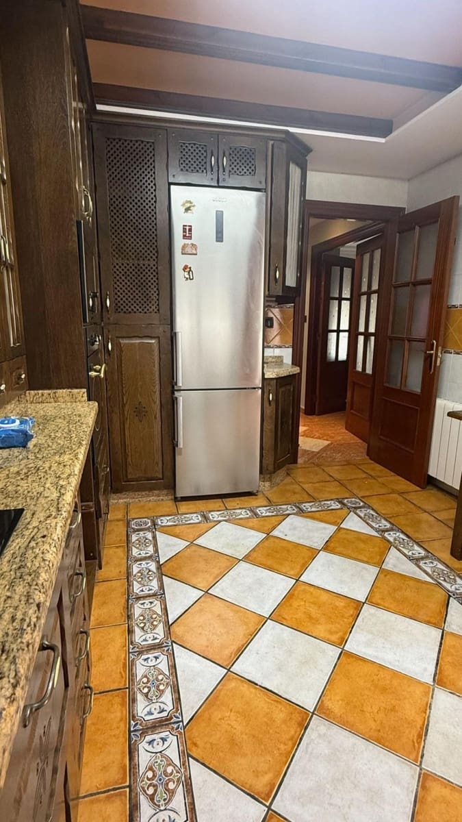 Villa/Maison Semi-Mitoyenne de 3 chambres à louer à Albolote avec piscine garage - 1 300 € (Ref: 10005736)