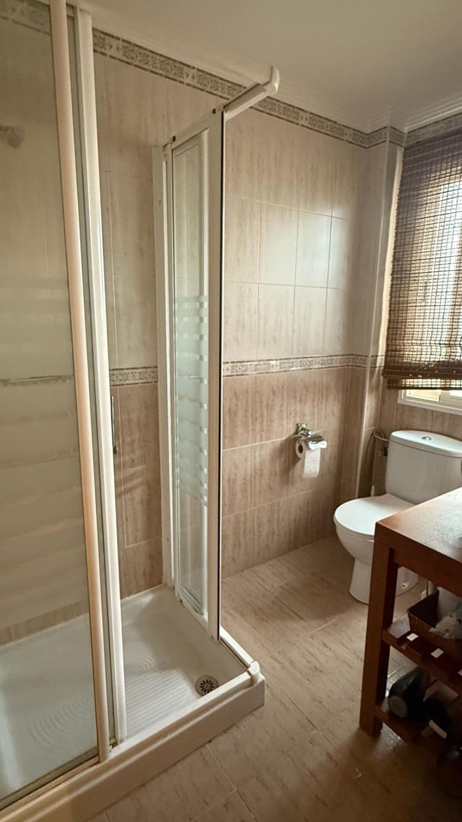 Villa/Maison Semi-Mitoyenne de 3 chambres à louer à Albolote avec piscine garage - 1 300 € (Ref: 10005736)