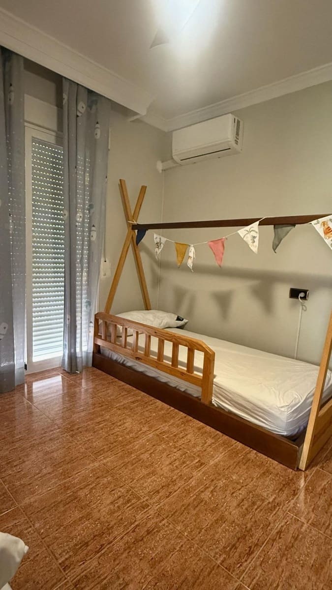 Villa/Maison Semi-Mitoyenne de 3 chambres à louer à Albolote avec piscine garage - 1 300 € (Ref: 10005736)