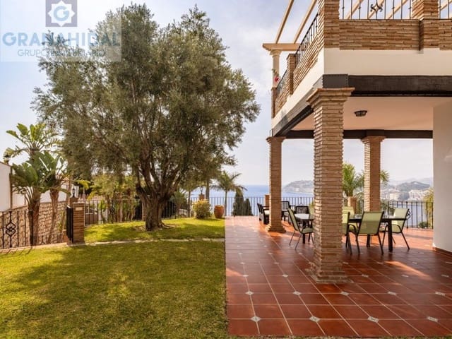 4 bedroom Villa for sale in Almuñécar with pool garage - € 1,750,000 (Ref: 9331262)