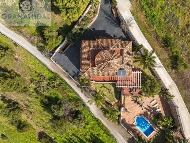 4 bedroom Villa for sale in Almuñécar with pool garage - € 1,750,000 (Ref: 9331262)