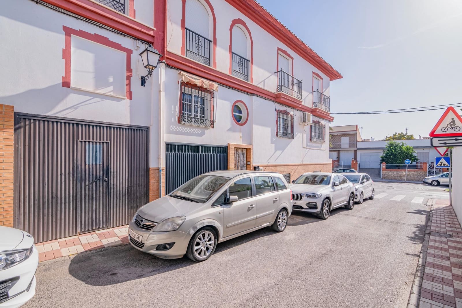 5 chambre Maison de Ville à vendre à Albolote avec garage - 280 000 € (Ref: 9335078)