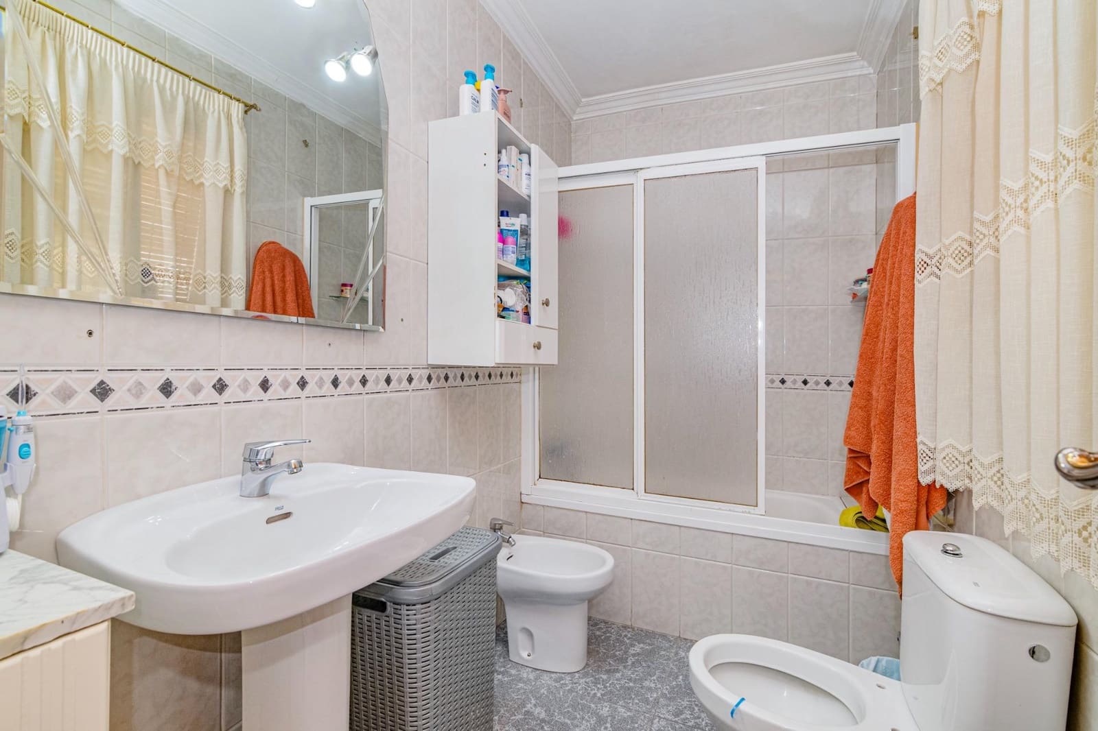 5 chambre Maison de Ville à vendre à Albolote avec garage - 280 000 € (Ref: 9335078)