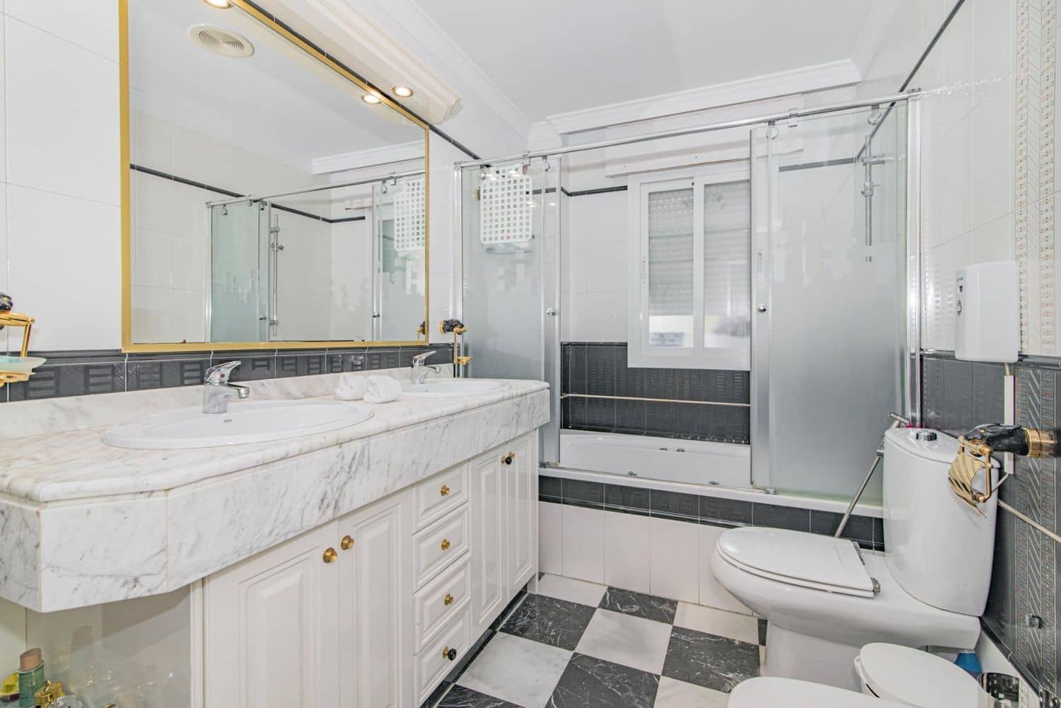 4 soveværelse Villa til salg i Maracena - € 370.000 (Ref: 9338401)