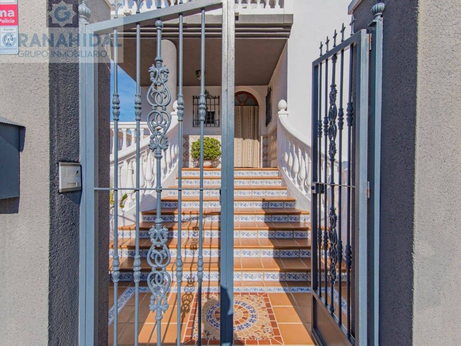 5 soveværelse Villa til salg i Albolote med swimmingpool - € 485.000 (Ref: 9338404)