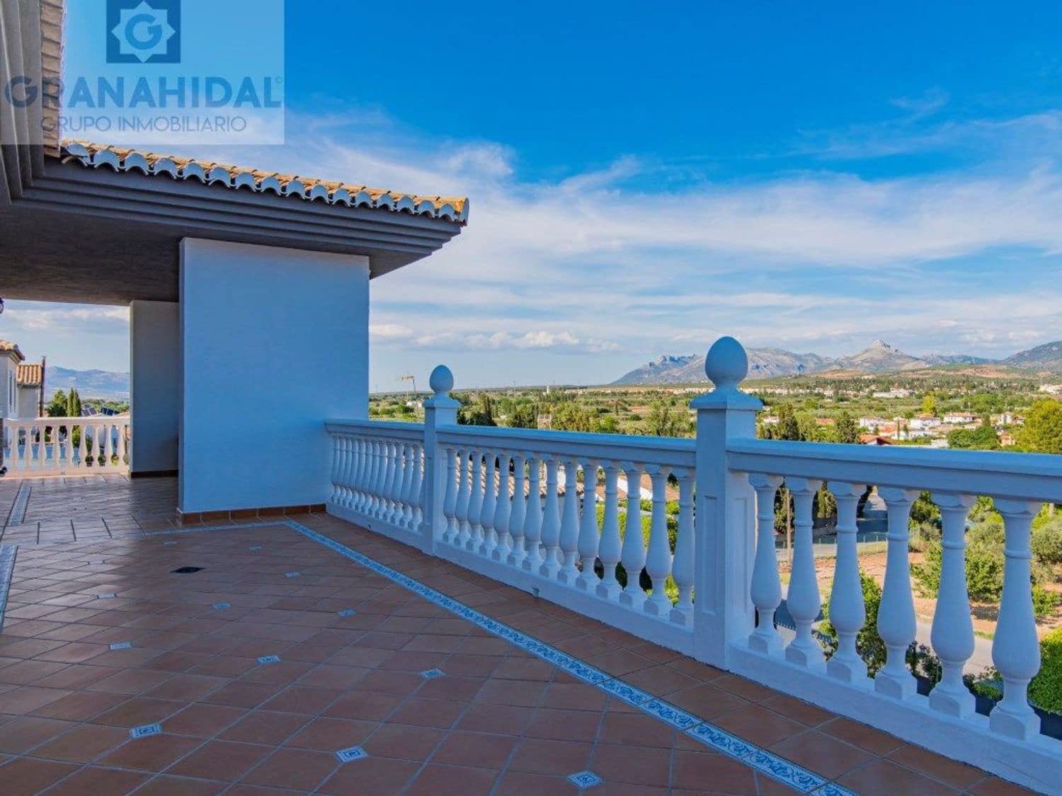 5 soveværelse Villa til salg i Albolote med swimmingpool - € 485.000 (Ref: 9338404)