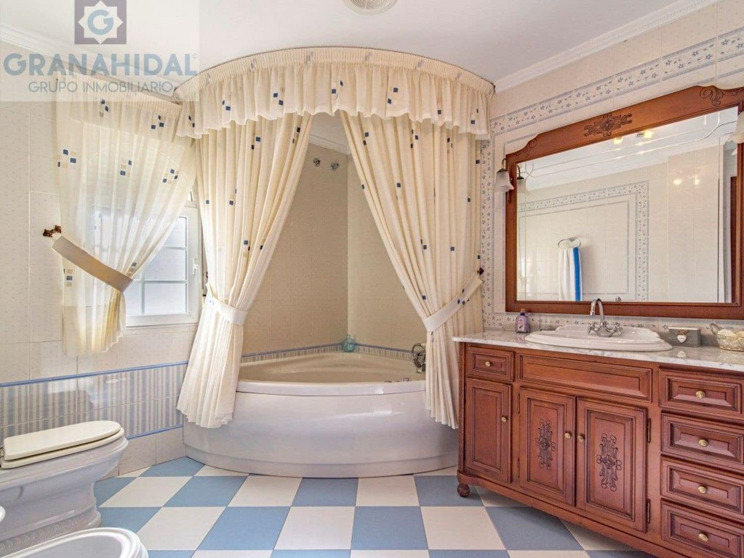 5 soveværelse Villa til salg i Albolote med swimmingpool - € 485.000 (Ref: 9338404)