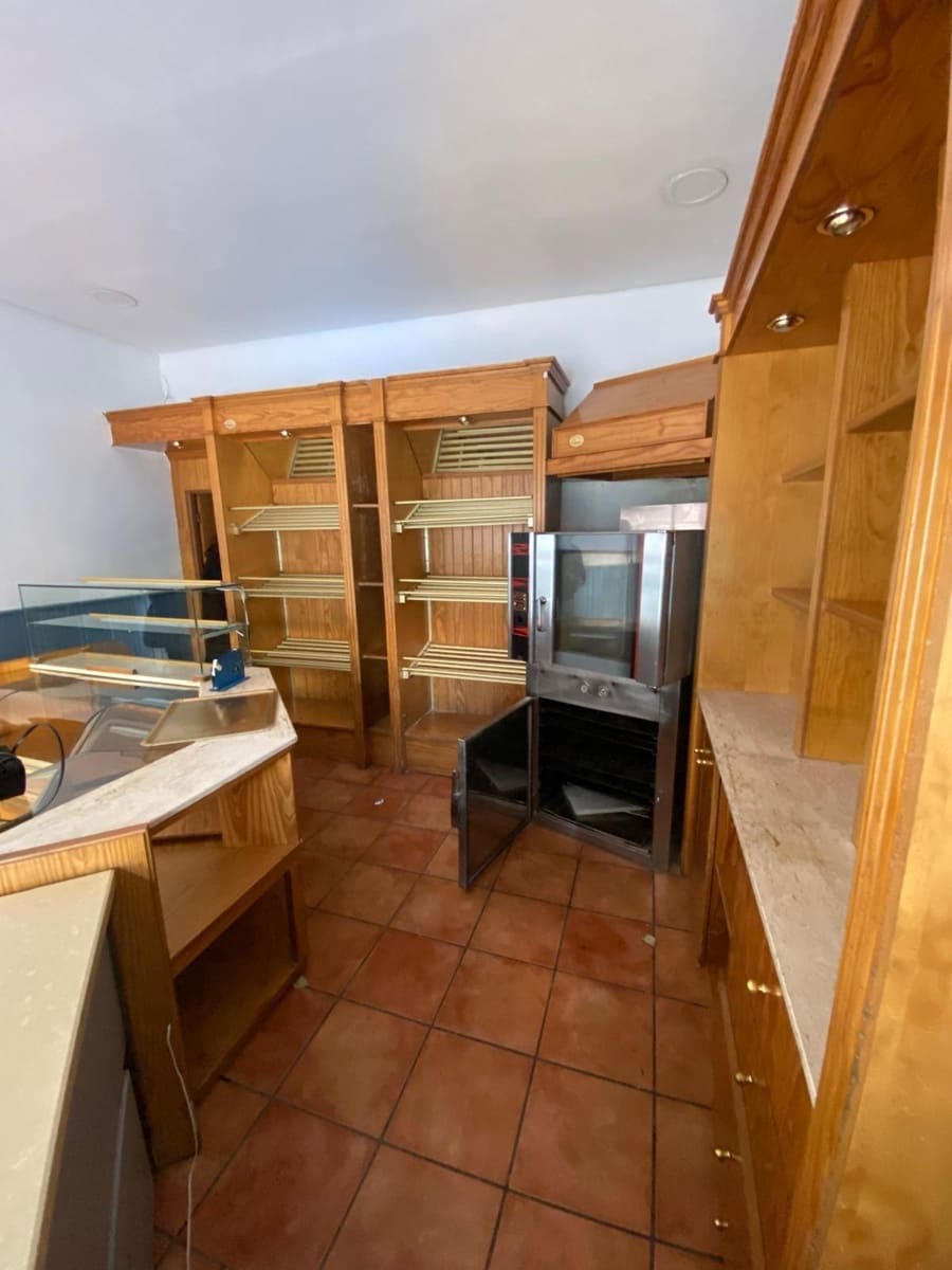 Commercial for rent in Granada city - € 800 (Ref: 9504420)