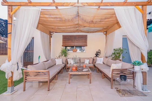 3 sovrum Radhus till salu i Albolote med garage - 360 000 € (Ref: 9551799)