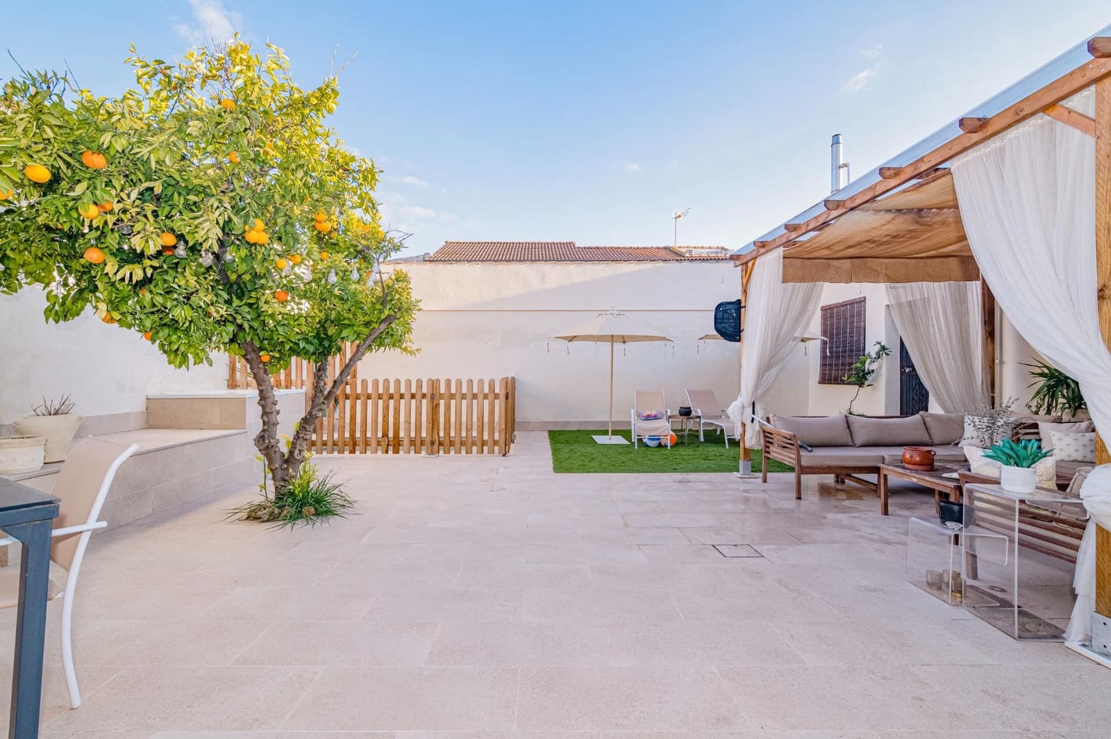 3 sovrum Radhus till salu i Albolote med garage - 360 000 € (Ref: 9551799)