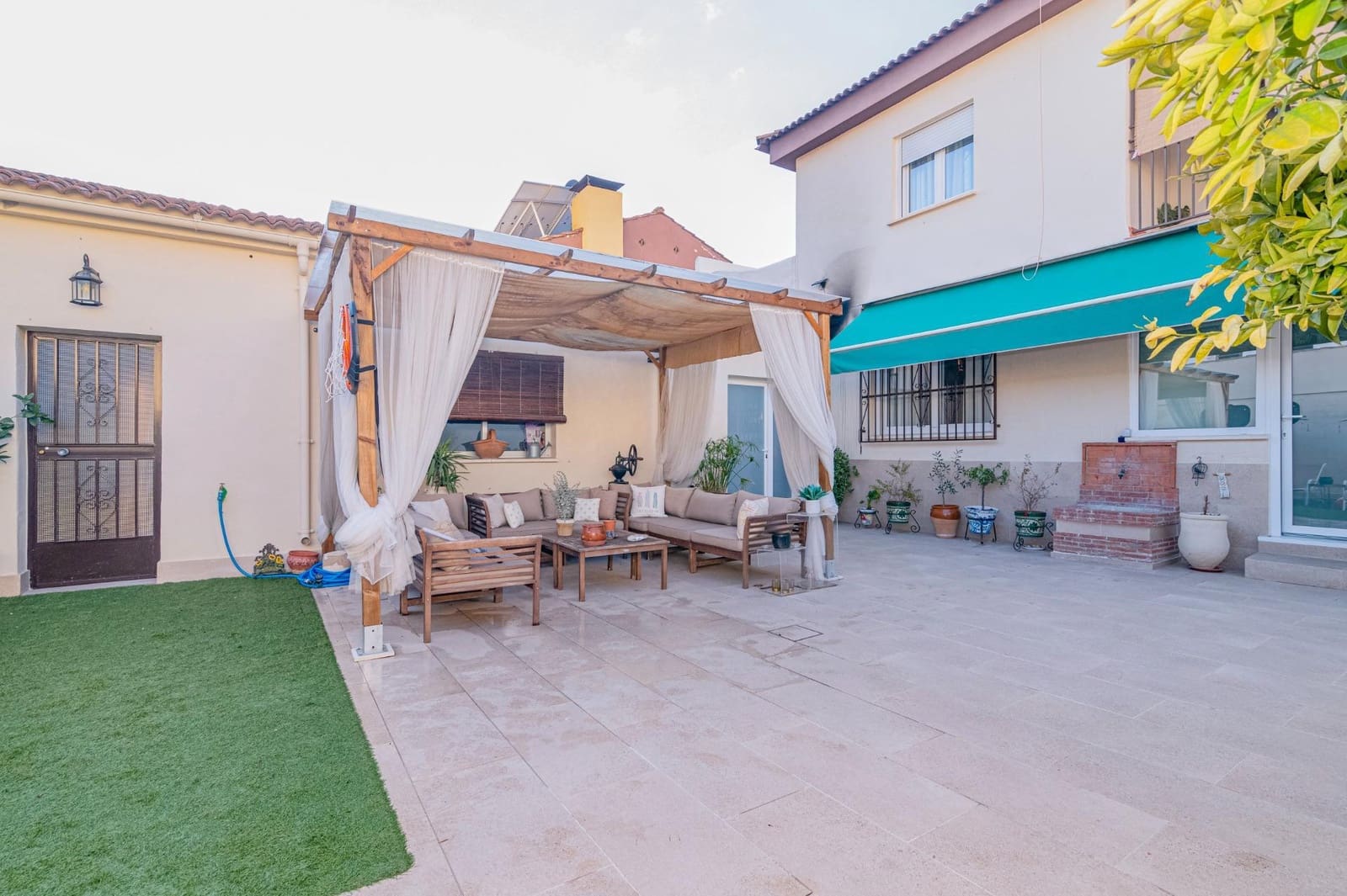 3 sovrum Radhus till salu i Albolote med garage - 360 000 € (Ref: 9551799)