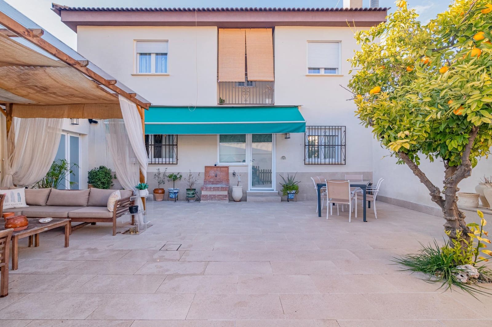 3 sovrum Radhus till salu i Albolote med garage - 360 000 € (Ref: 9551799)