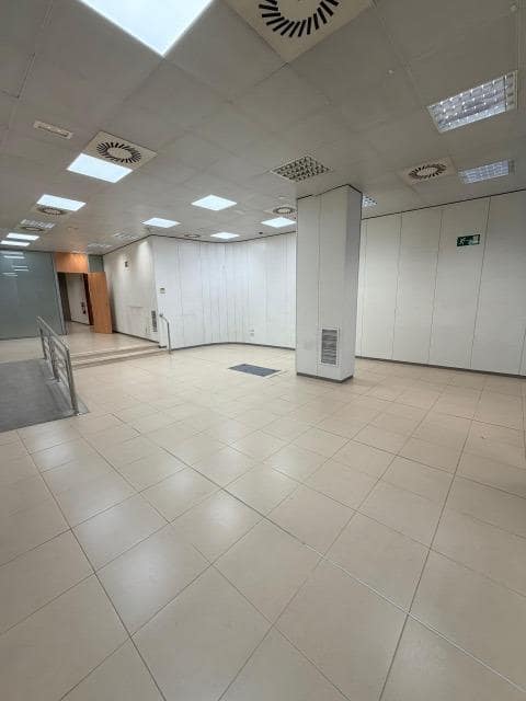 Erhverv til leje i Albolote - € 1.700 (Ref: 9555991)