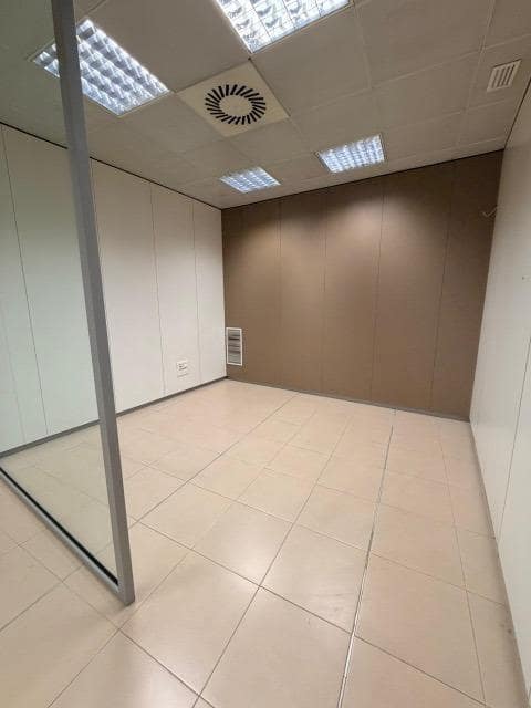 Erhverv til leje i Albolote - € 1.700 (Ref: 9555991)