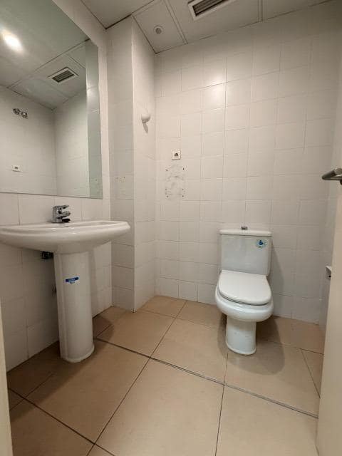 Erhverv til leje i Albolote - € 1.700 (Ref: 9555991)