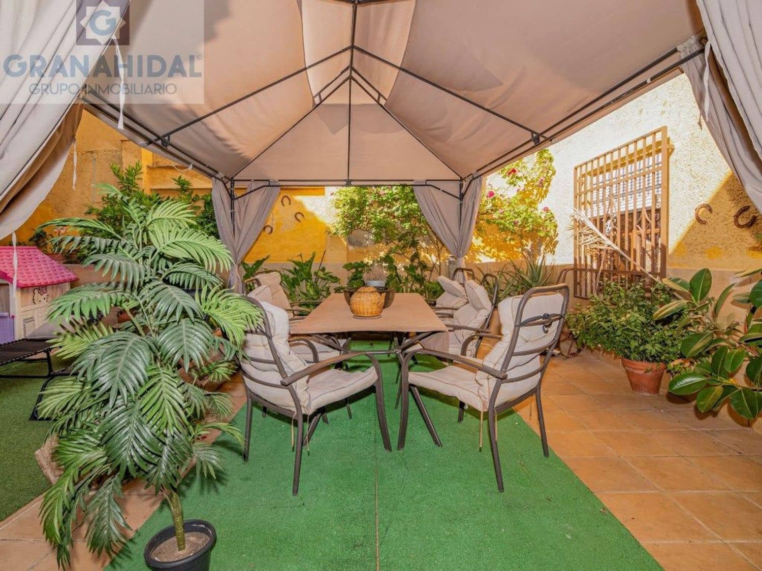 6 bedroom Townhouse for sale in Albolote - € 175,000 (Ref: 9615983)