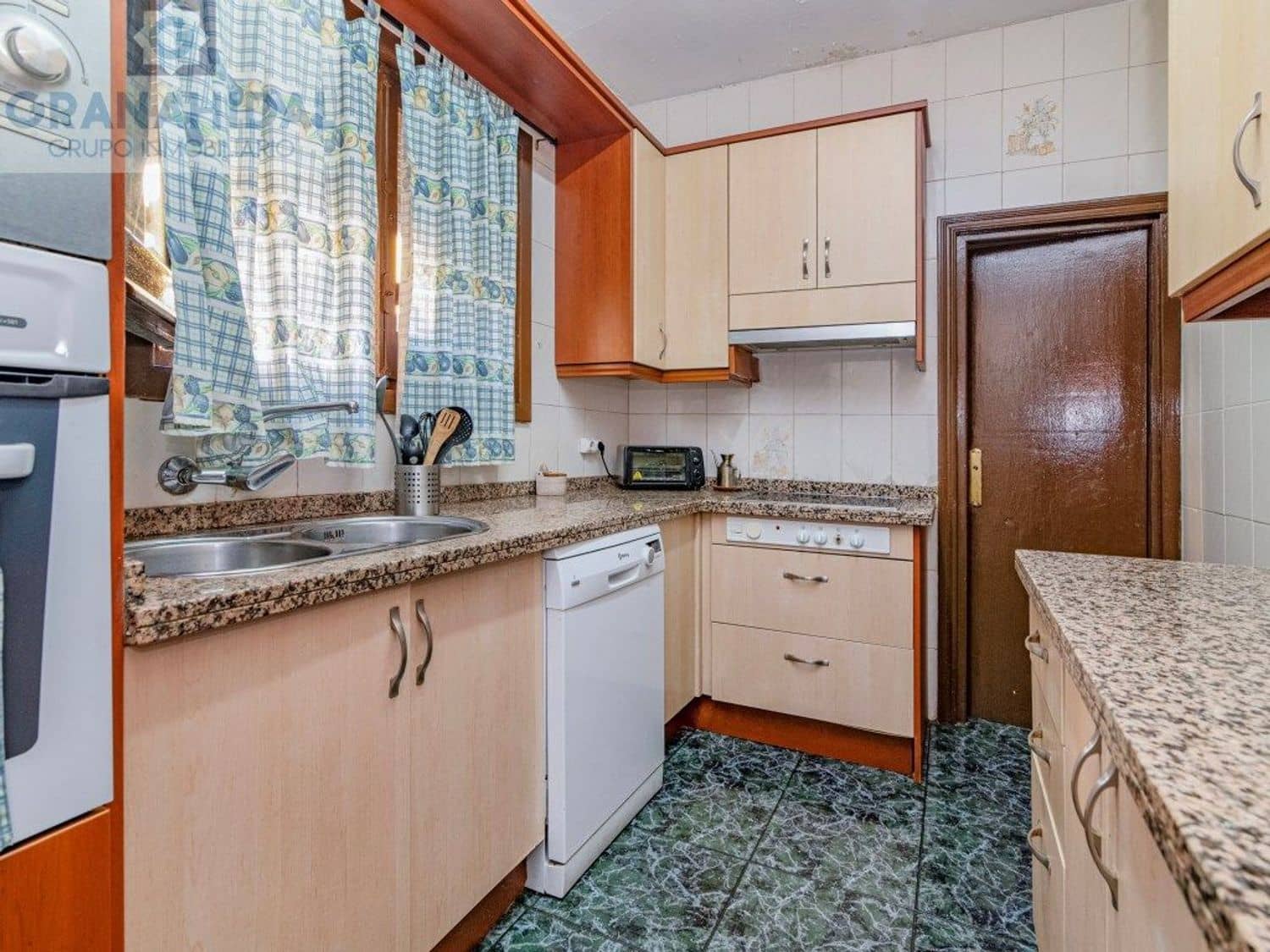 6 bedroom Townhouse for sale in Albolote - € 175,000 (Ref: 9615983)