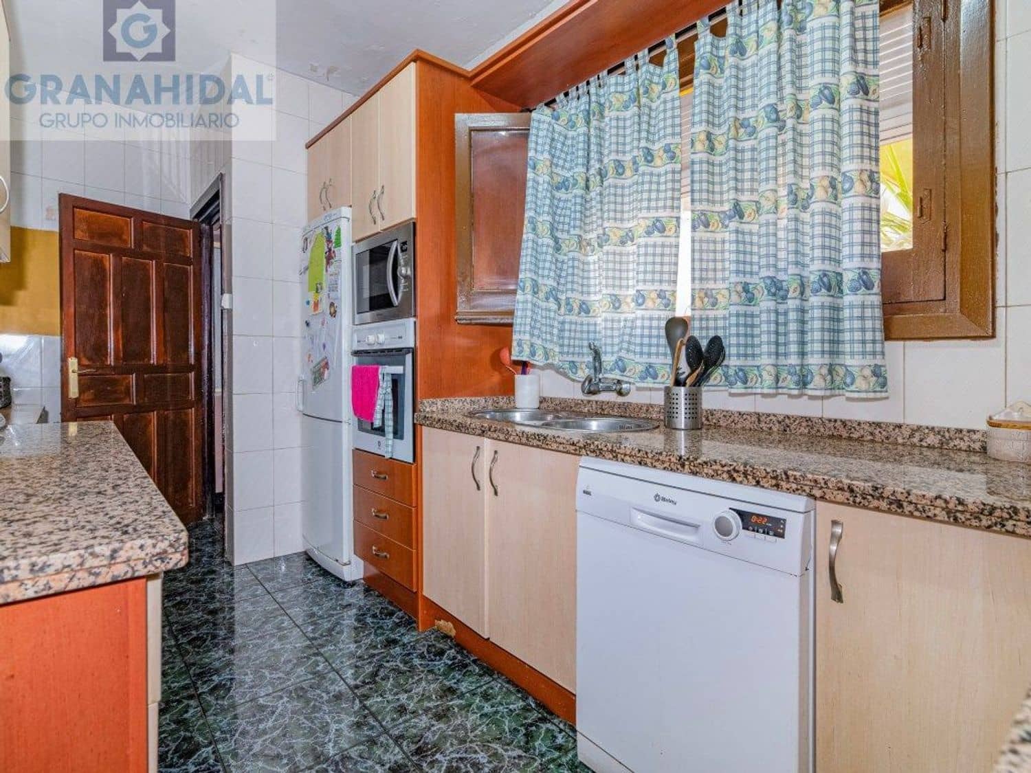 6 bedroom Townhouse for sale in Albolote - € 175,000 (Ref: 9615983)