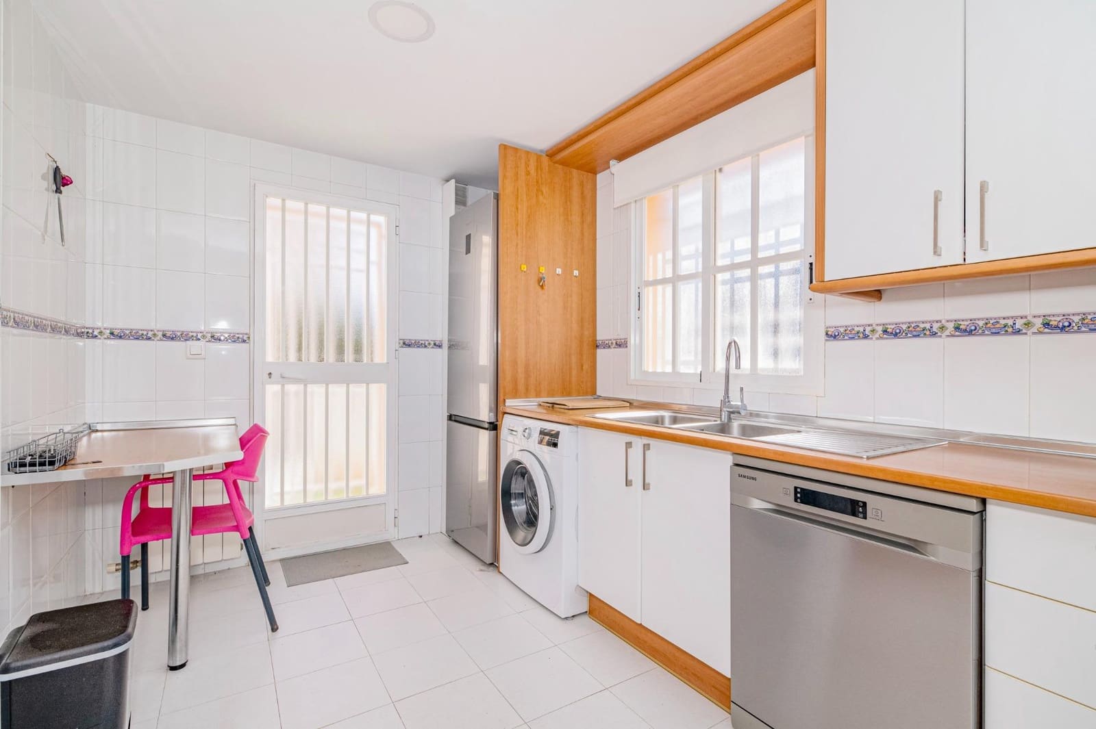 3 makuuhuone Huvila myytävänä paikassa Albolote mukana 
autotalli - 289 000 € (Ref: 9686569)