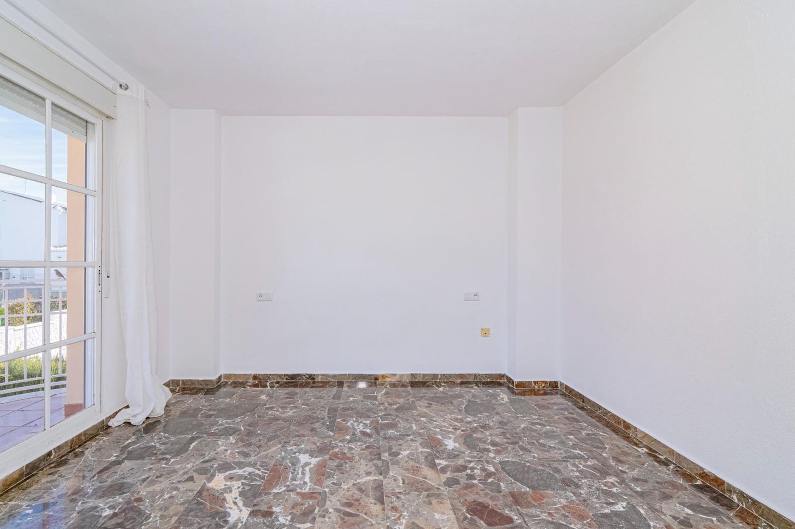 3 makuuhuone Huvila myytävänä paikassa Albolote mukana 
autotalli - 289 000 € (Ref: 9686569)