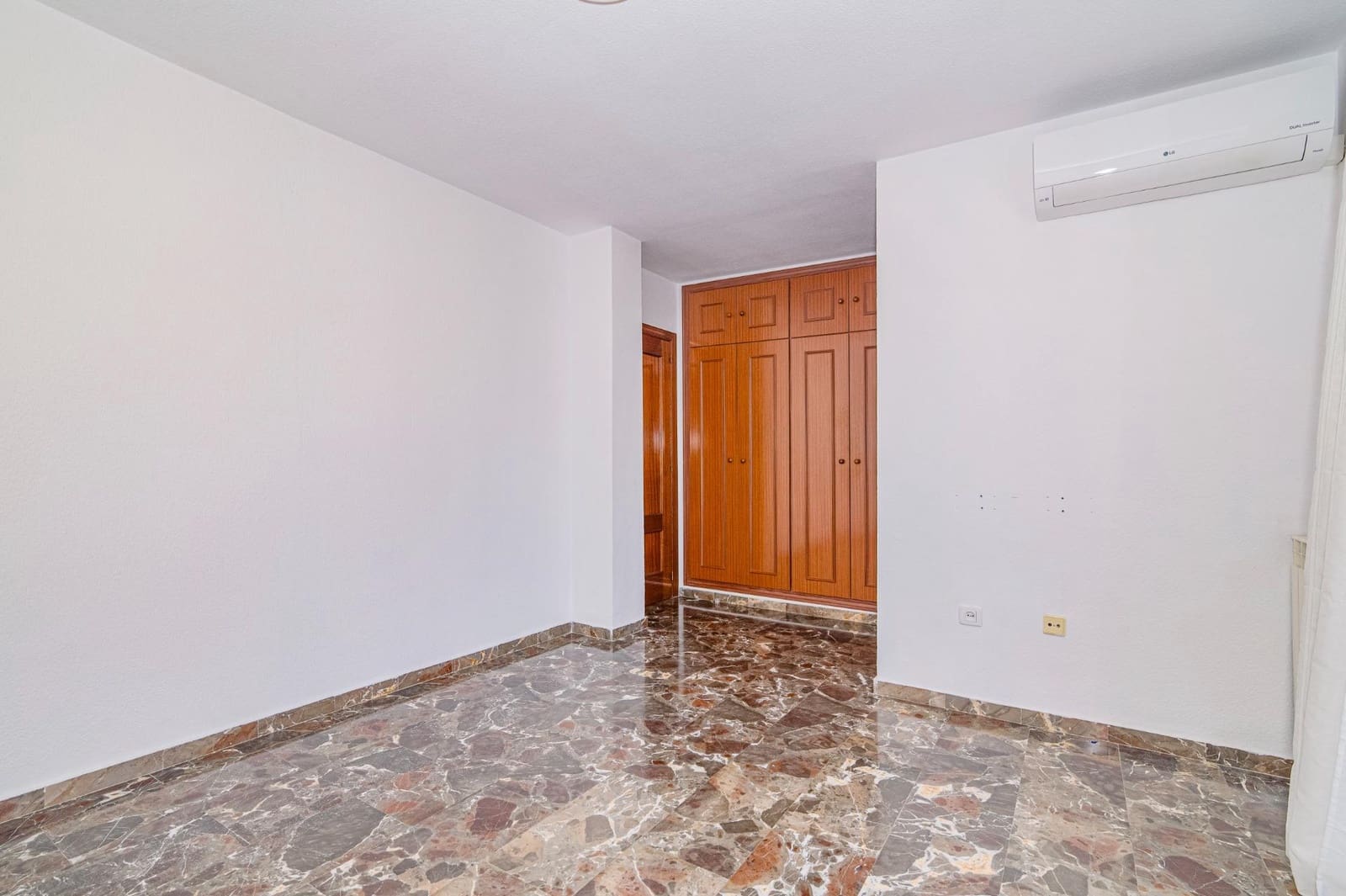 3 makuuhuone Huvila myytävänä paikassa Albolote mukana 
autotalli - 289 000 € (Ref: 9686569)