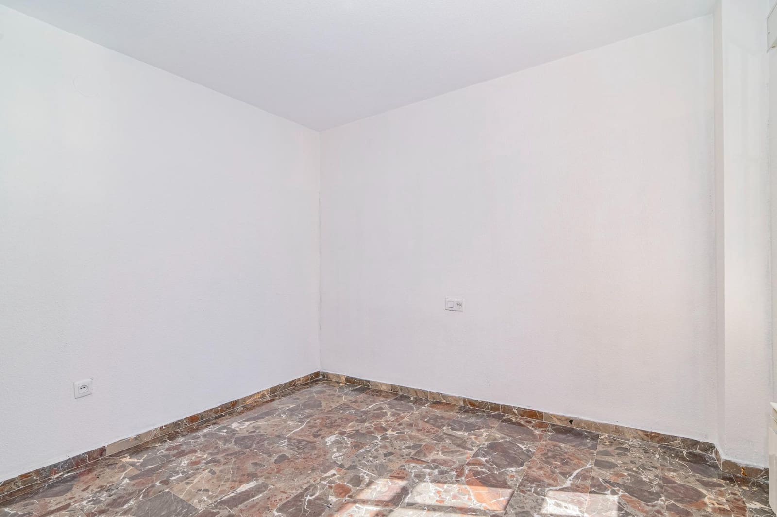 3 makuuhuone Huvila myytävänä paikassa Albolote mukana 
autotalli - 289 000 € (Ref: 9686569)