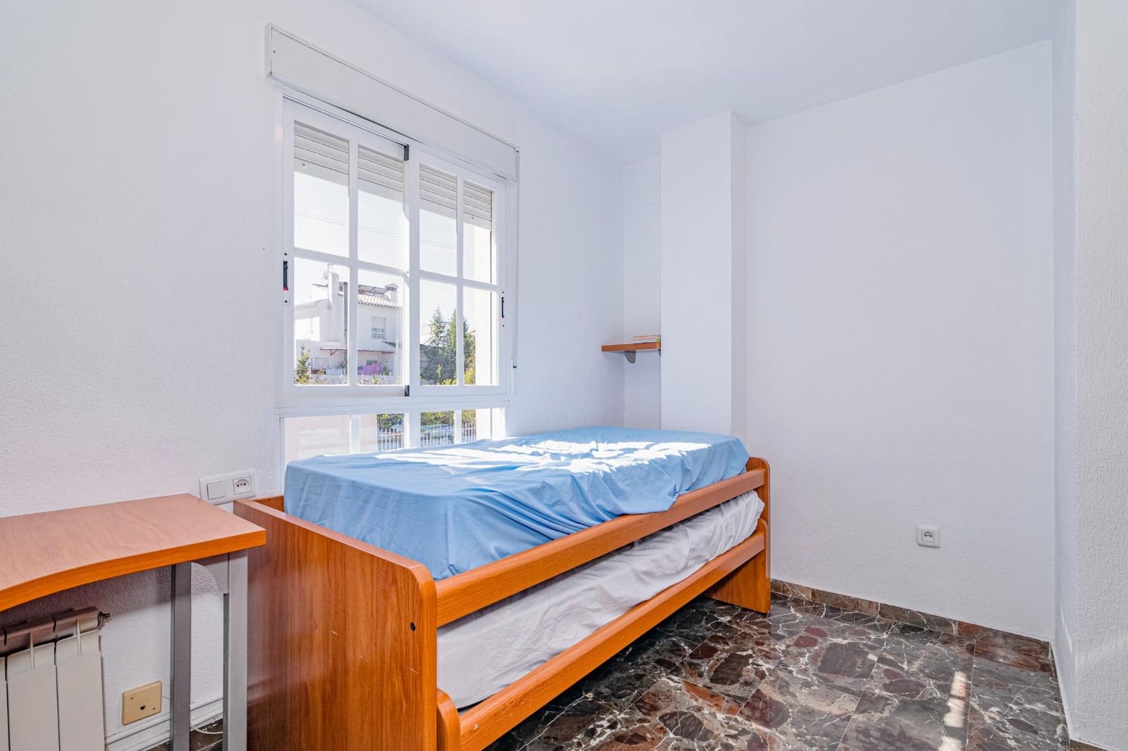 3 makuuhuone Huvila myytävänä paikassa Albolote mukana 
autotalli - 289 000 € (Ref: 9686569)