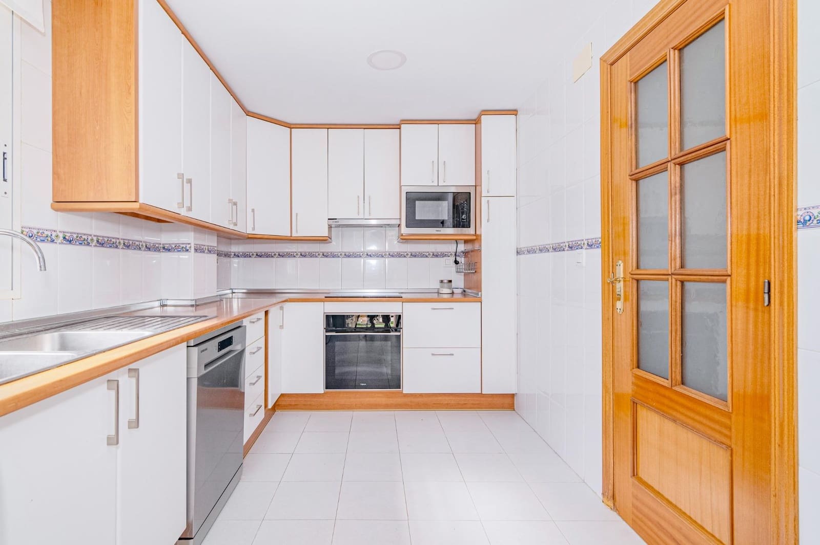 3 makuuhuone Huvila myytävänä paikassa Albolote mukana 
autotalli - 289 000 € (Ref: 9686569)