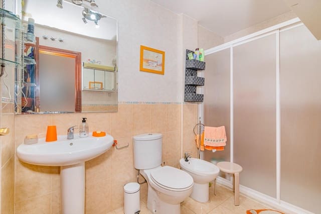 2 makuuhuone Asunto myytävänä paikassa Albolote - 163 900 € (Ref: 9770765)