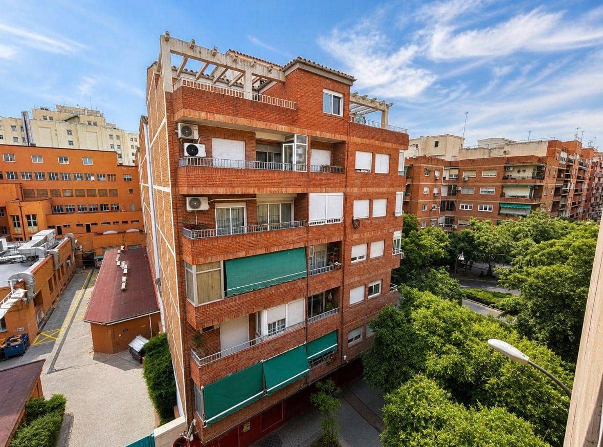 3 bedroom Flat for sale in Granada city - € 225,000 (Ref: 9861972)