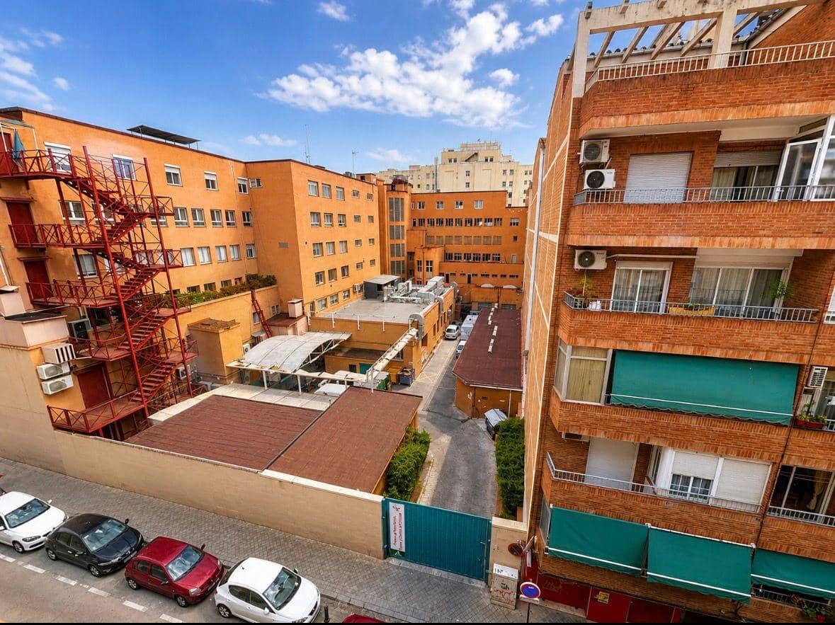 3 bedroom Flat for sale in Granada city - € 225,000 (Ref: 9861972)
