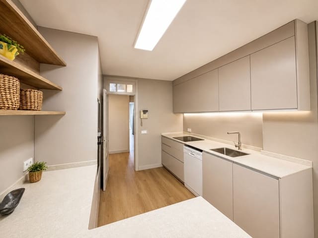 Appartement de 3 chambres à louer à Puerto de Alcudia, Alcúdia - 3 500 € (Ref: 10008743)