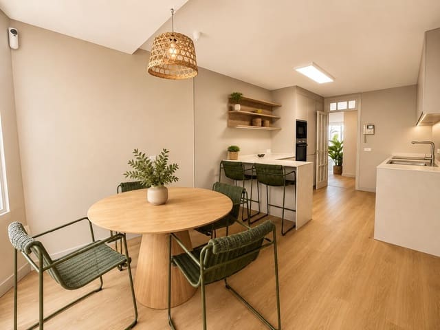 Appartement de 3 chambres à louer à Puerto de Alcudia, Alcúdia - 3 500 € (Ref: 10008743)
