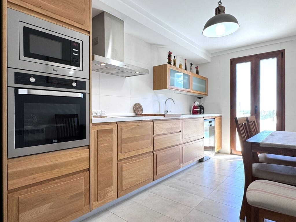 Casa de 3 habitaciones en Moscari en alquiler con piscina garaje - 2.700 € (Ref: 10094292)
