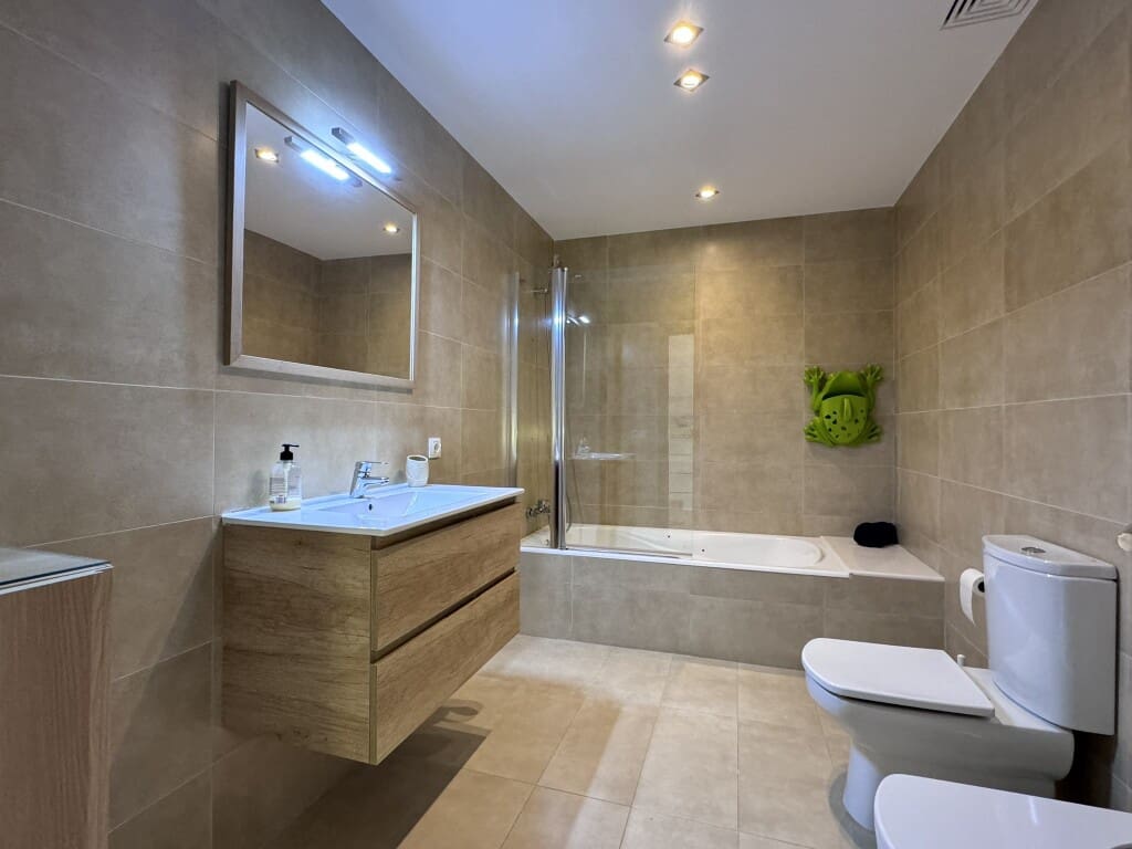 Casa de 3 habitaciones en Moscari en alquiler con piscina garaje - 2.700 € (Ref: 10094292)