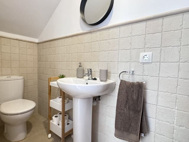Casa de 3 habitaciones en Moscari, Selva en alquiler con piscina garaje - 2.700 € (Ref: 10094292)