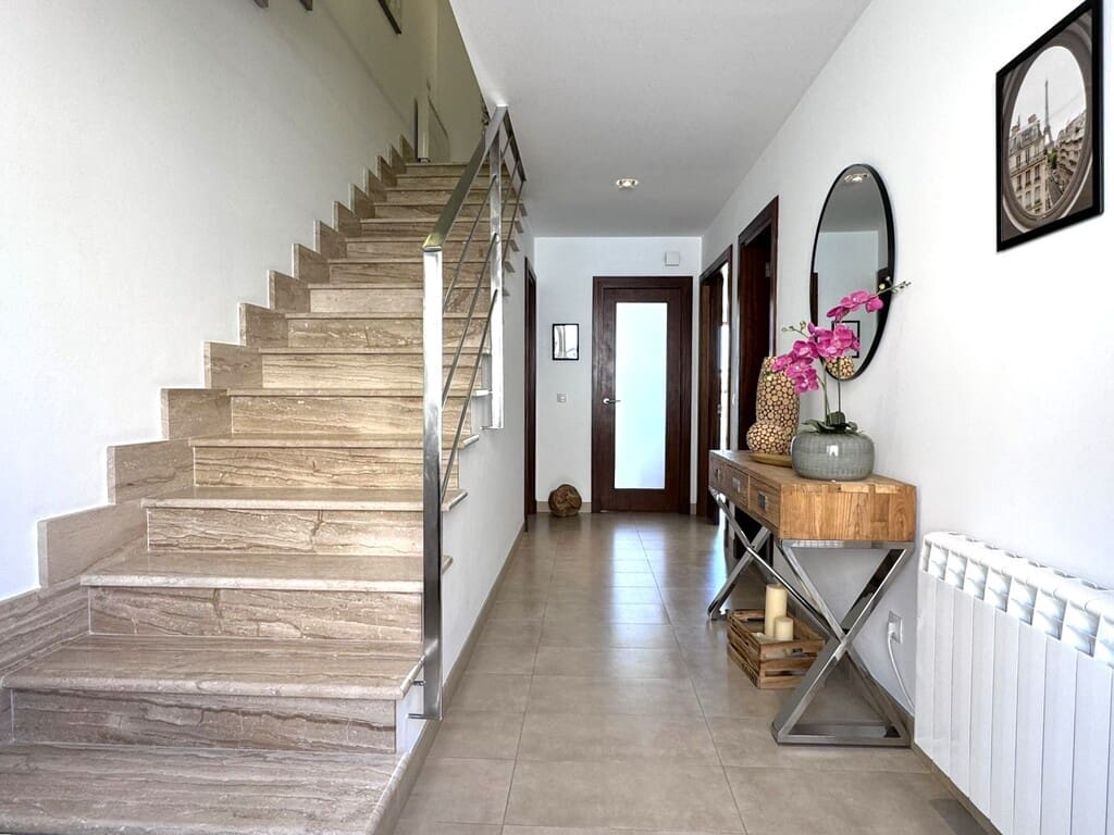 Casa de 3 habitaciones en Moscari en alquiler con piscina garaje - 2.700 € (Ref: 10094292)