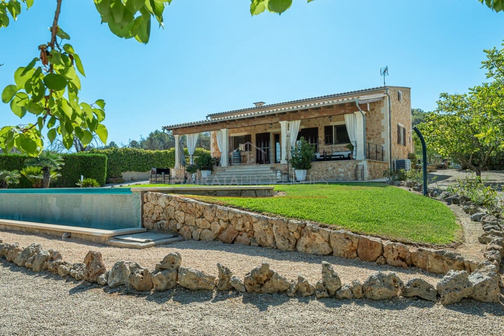 4 slaapkamer Finca/Landhuis te koop in Sineu met zwembad - € 1.490.000 (Ref: 7101175)